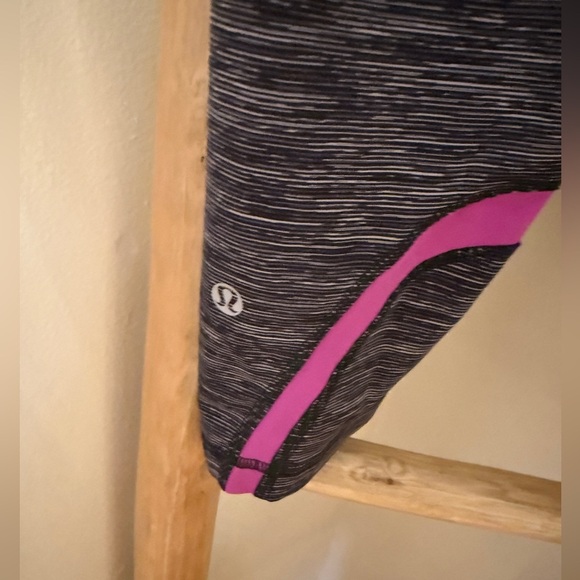 Lululemon Run Inspire Crop Leggings Space Black Stripe Combo Size 6 Soul Cycle - Picture 6 of 6